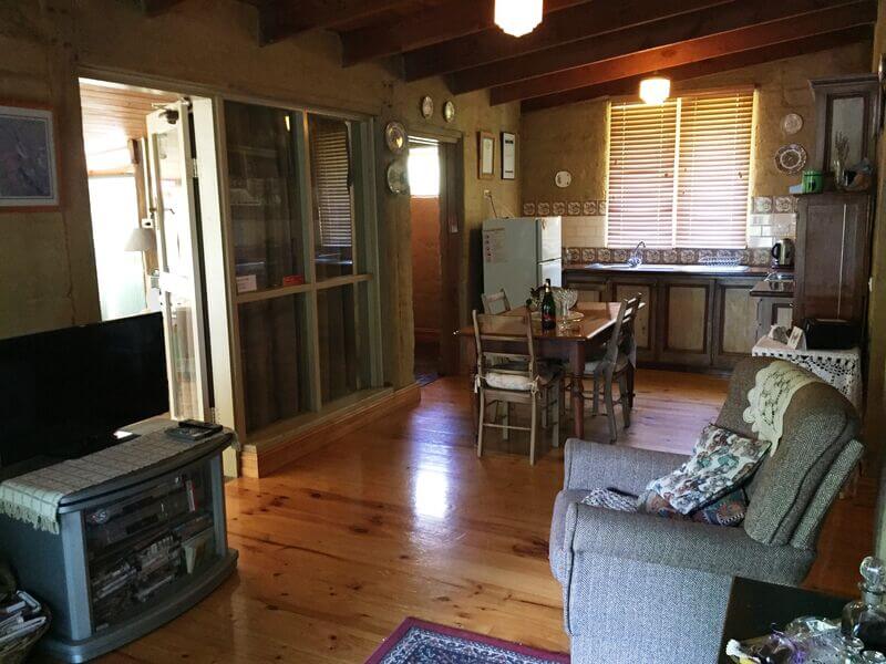 Cosy-Gum Cottage Living Room - Inala Country Retreat Daylesford