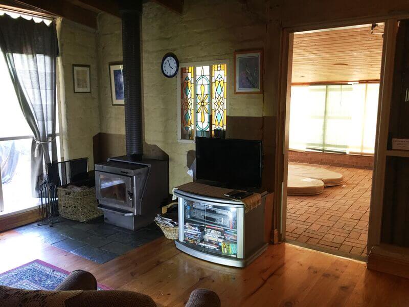 Living Room Cosy-Gum Cottage - Inala Country Retreat Daylesford